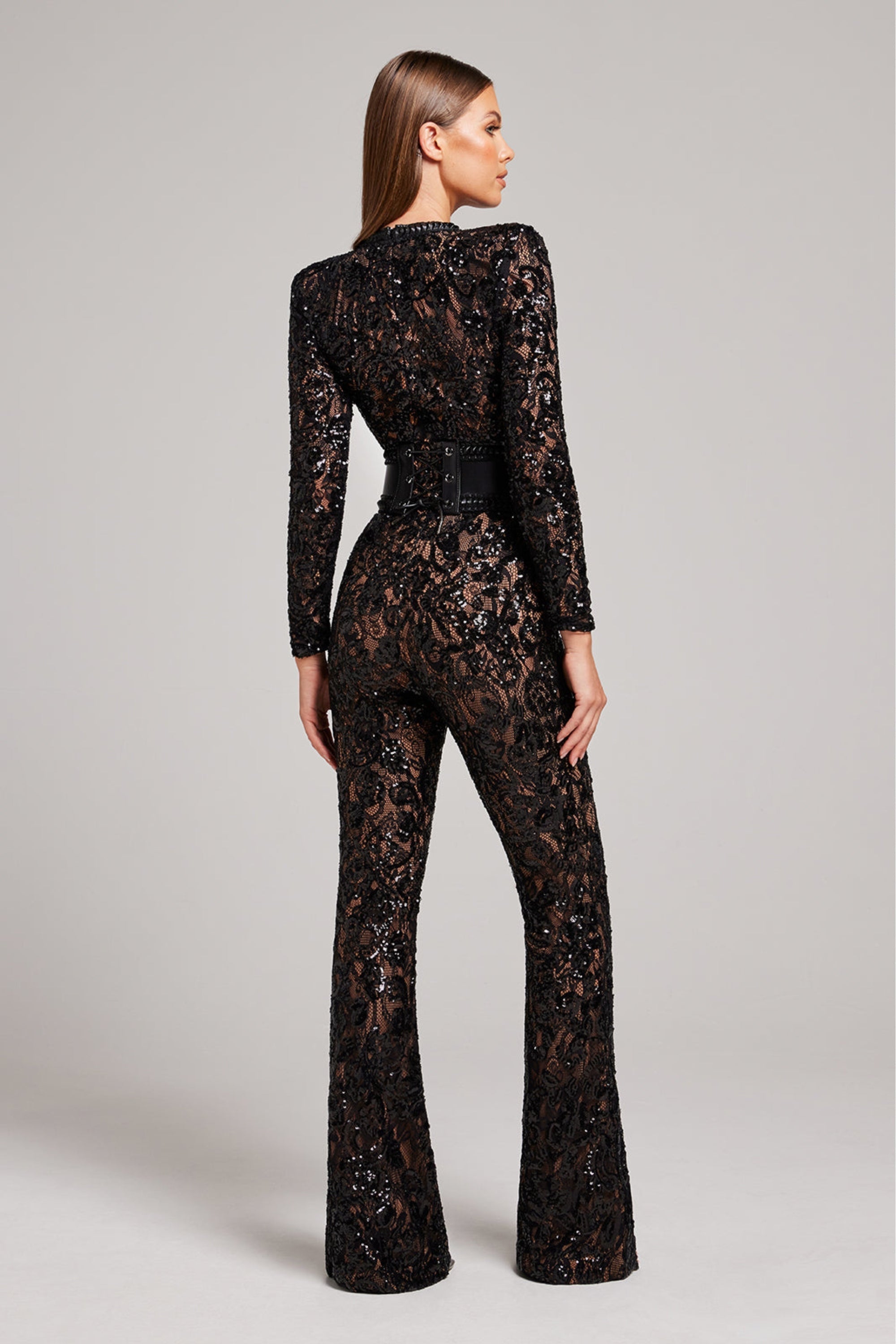 Eleganz entfalten | Jumpsuit mit Spitze