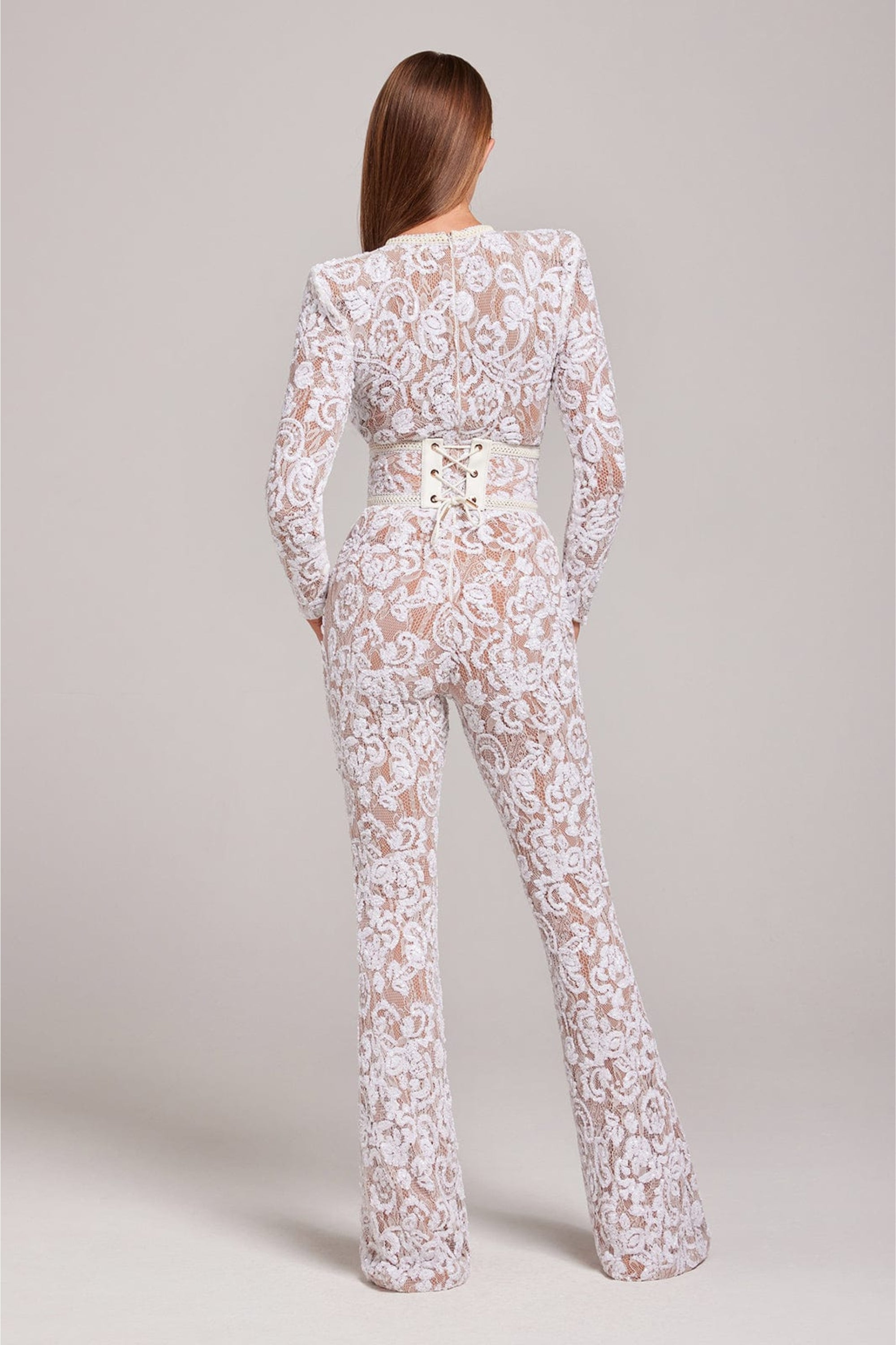 Eleganz entfalten | Jumpsuit mit Spitze