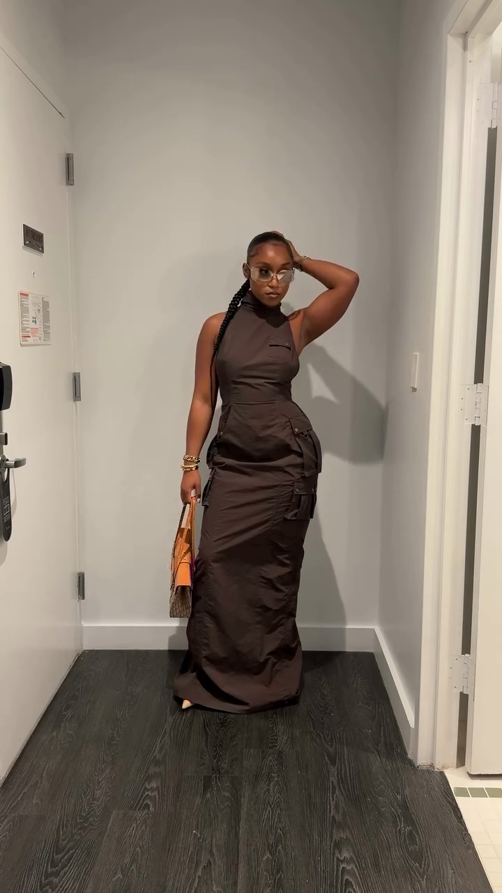 Jordan | Olivgrünes ärmelloses Maxikleid mit hohem Ausschnitt