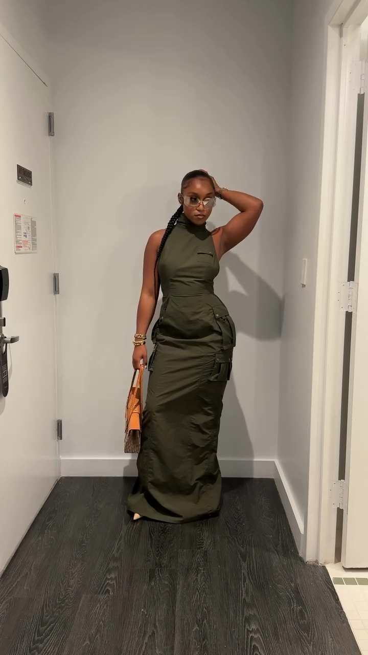 Jordan | Olivgrünes ärmelloses Maxikleid mit hohem Ausschnitt