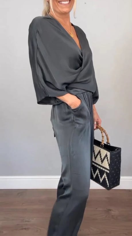Cassidy | Damen V-Ausschnitt Bequemer Satin-Anzug Kauf 2 Sets Kostenloser Versand