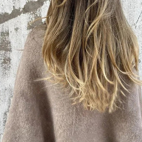 Violette | Cape mit schick auslaufenden Ärmeln