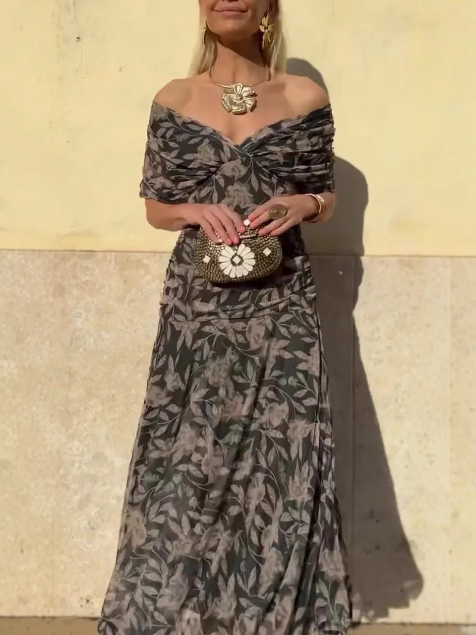 Kori | Bedrucktes Kleid mit schulterfreiem V-Ausschnitt für Damen