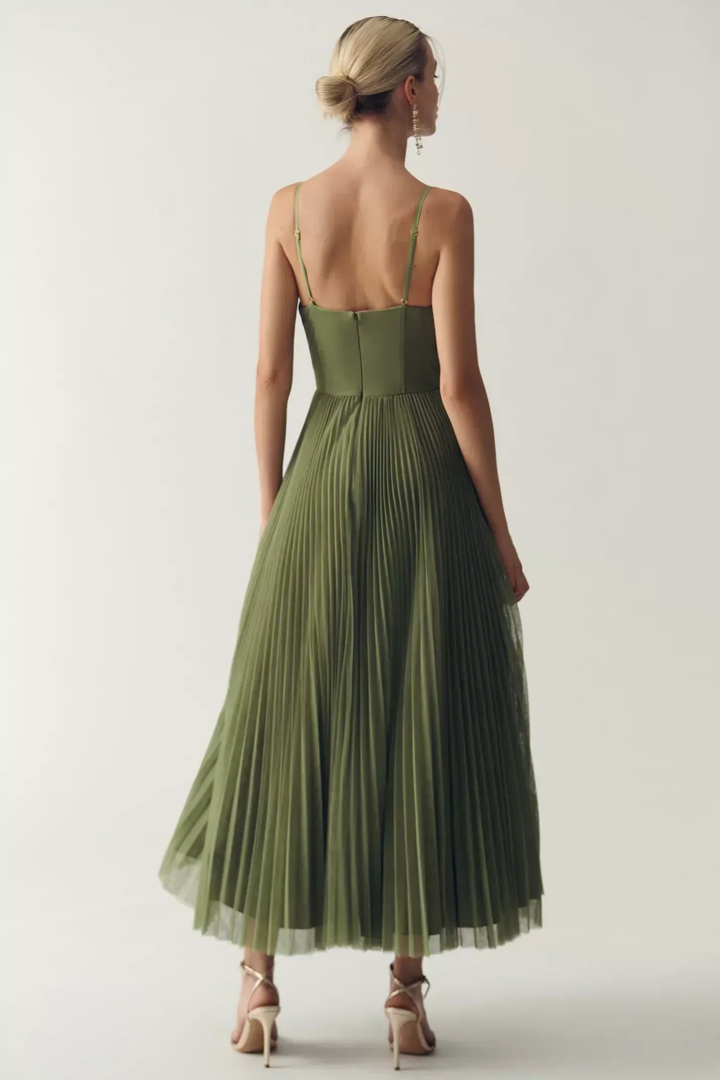 Eve | Olivia-Kleid – Moderne Eleganz mit freiem Rücken