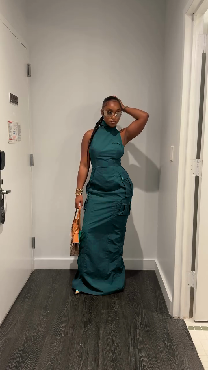 Jordan | Olivgrünes ärmelloses Maxikleid mit hohem Ausschnitt