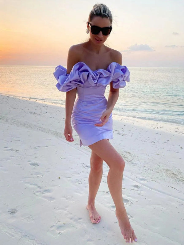 Ken | Satin Kleid mit Off-Shoulder und Volants