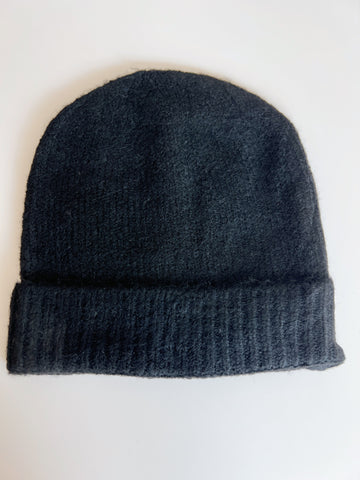 Angus | Stylische Unisex Haube - Schwarze Wollmütze für Alltag & Freizeit