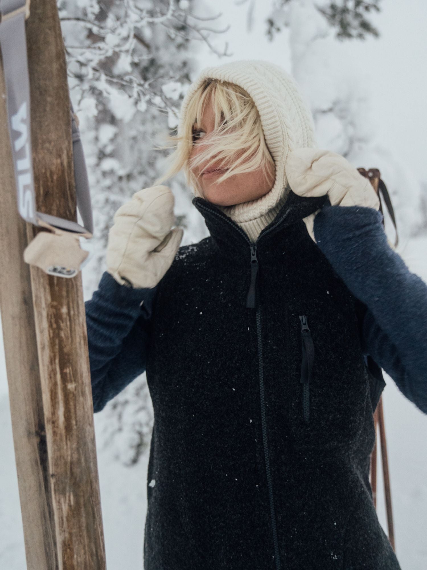 Linda | Woll-Fleece Weste Damen Schwarz - Fashion Trends & Outfit Inspirationen Winter