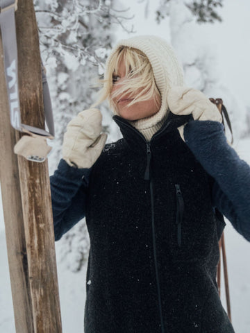 Linda | Woll-Fleece Weste Damen Schwarz - Fashion Trends & Outfit Inspirationen Winter