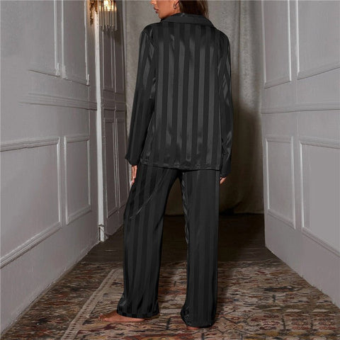 Lia | Gestreifter Schlafanzug-Set