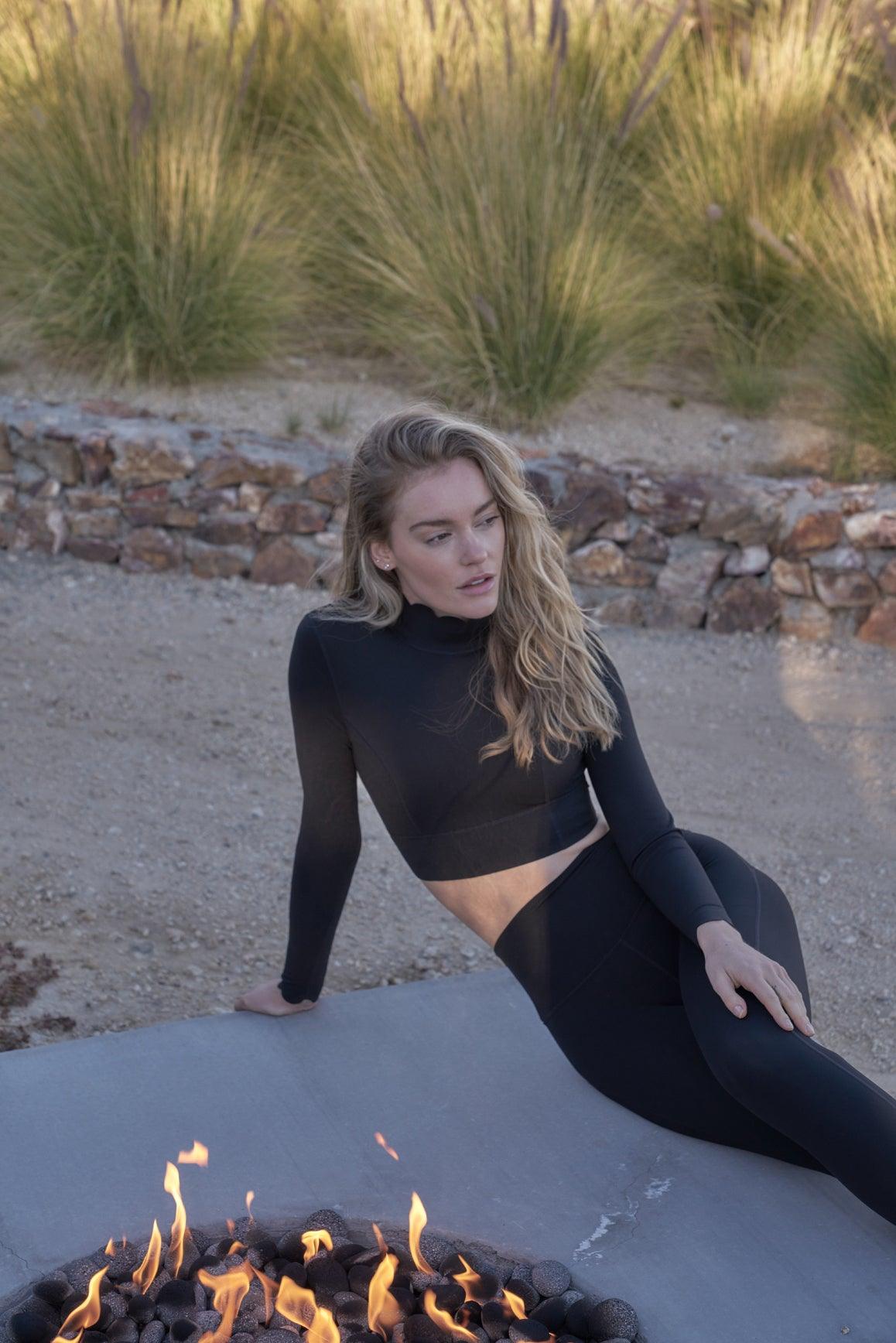 Laura | Stilvolles Langärmeliges Crop-Top mit Offenem Rücken