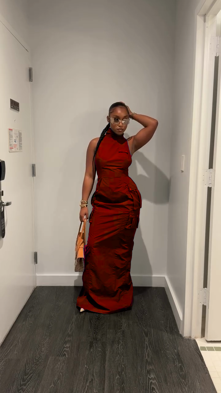 Jordan | Olivgrünes ärmelloses Maxikleid mit hohem Ausschnitt