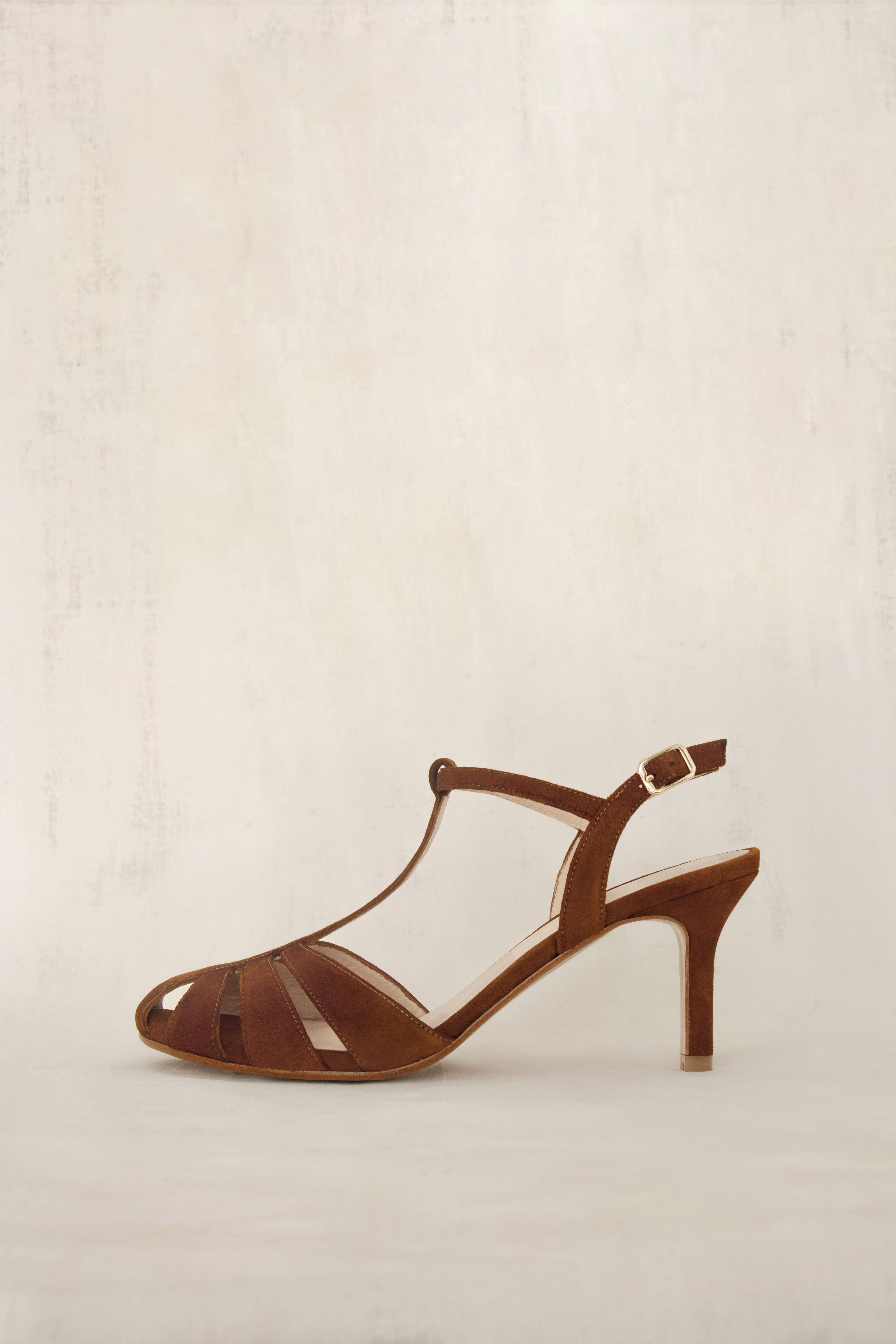 Bowen | Margot Ante Roble