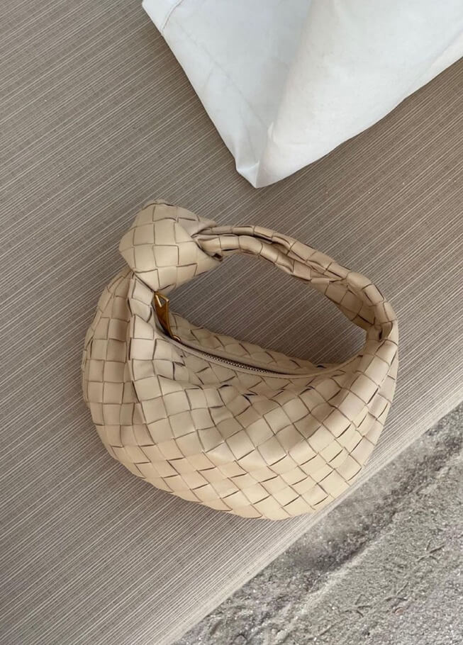 Gewebte Mini-Tasche: Eleganz für jeden Tag