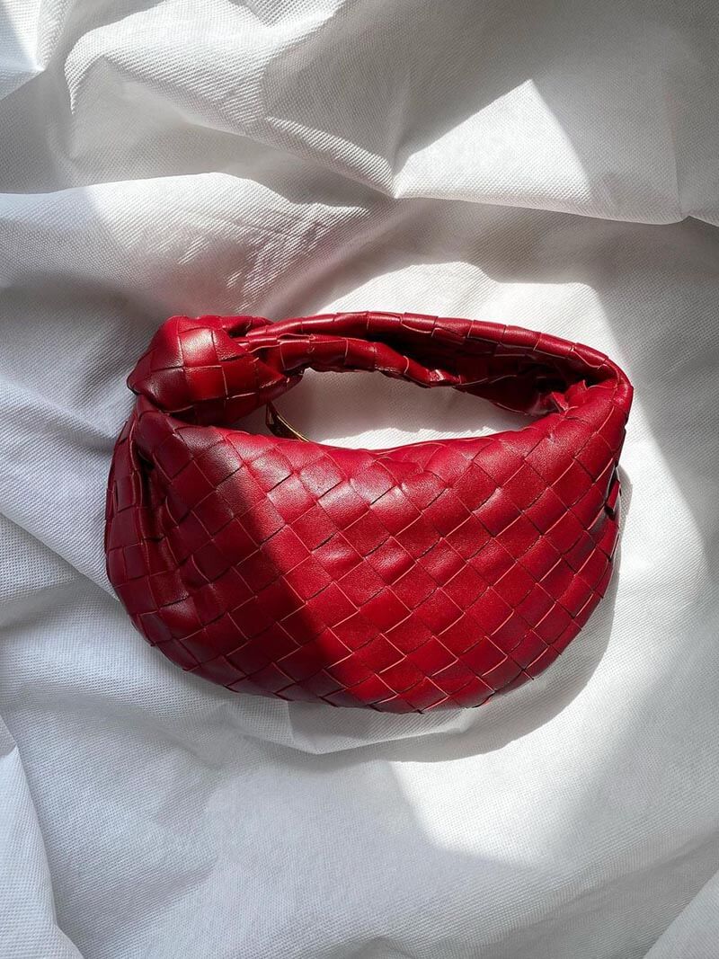 Gewebte Mini-Tasche: Eleganz für jeden Tag