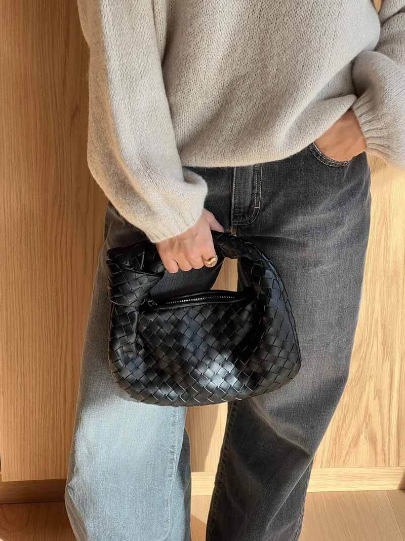 Gewebte Mini-Tasche: Eleganz für jeden Tag