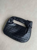 Gewebte Mini-Tasche: Eleganz für jeden Tag