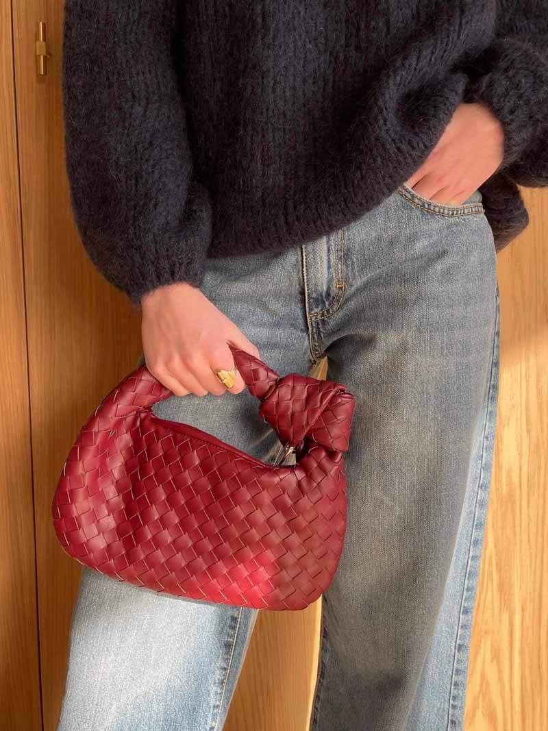 Gewebte Mini-Tasche: Eleganz für jeden Tag
