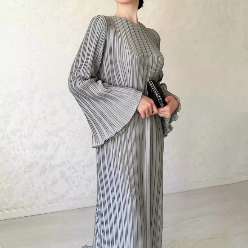 Christina | Neues elegantes Kleid mit ausgestellten Ärmeln