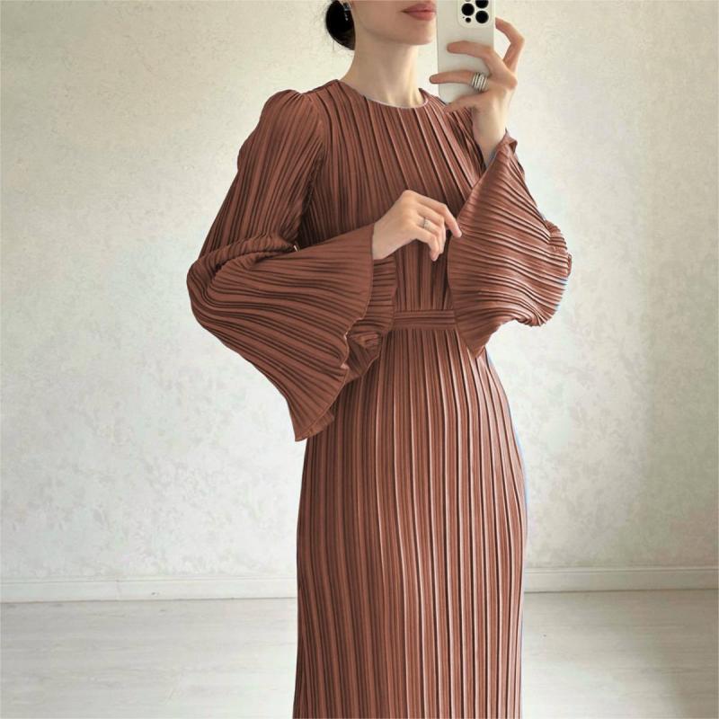 Christina | Neues elegantes Kleid mit ausgestellten Ärmeln