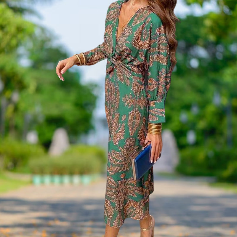 Kesh | Tiefes Midikleid mit V-Ausschnitt und langen Ärmeln