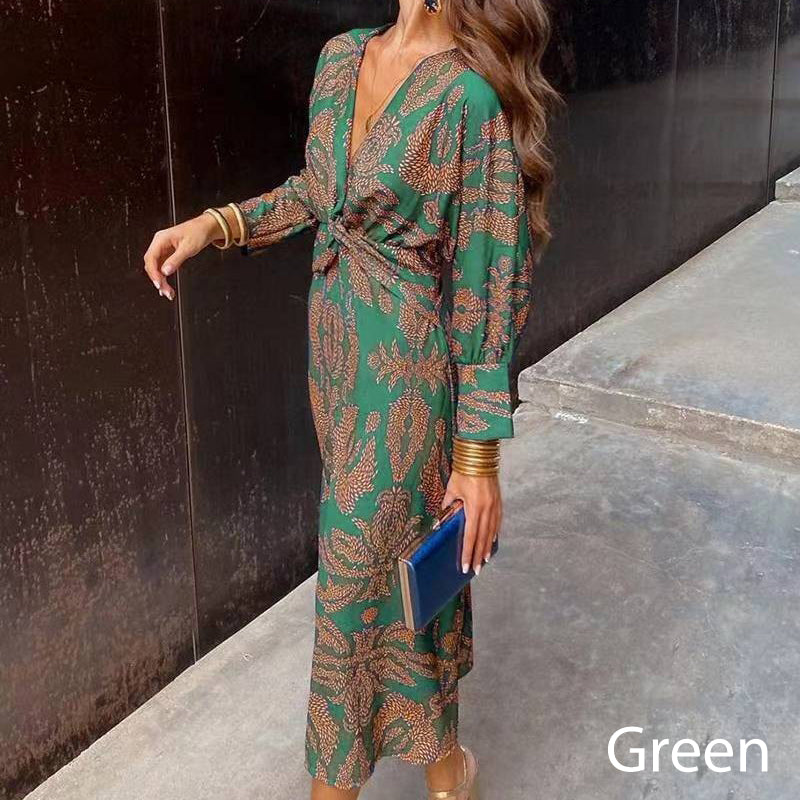 Kesh | Tiefes Midikleid mit V-Ausschnitt und langen Ärmeln