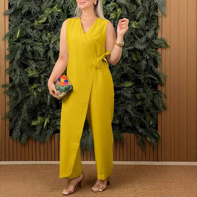 Millie | Frühlings-Specials Damen Jumpsuit mit V-Ausschnitt und Bindegürtel in Uni