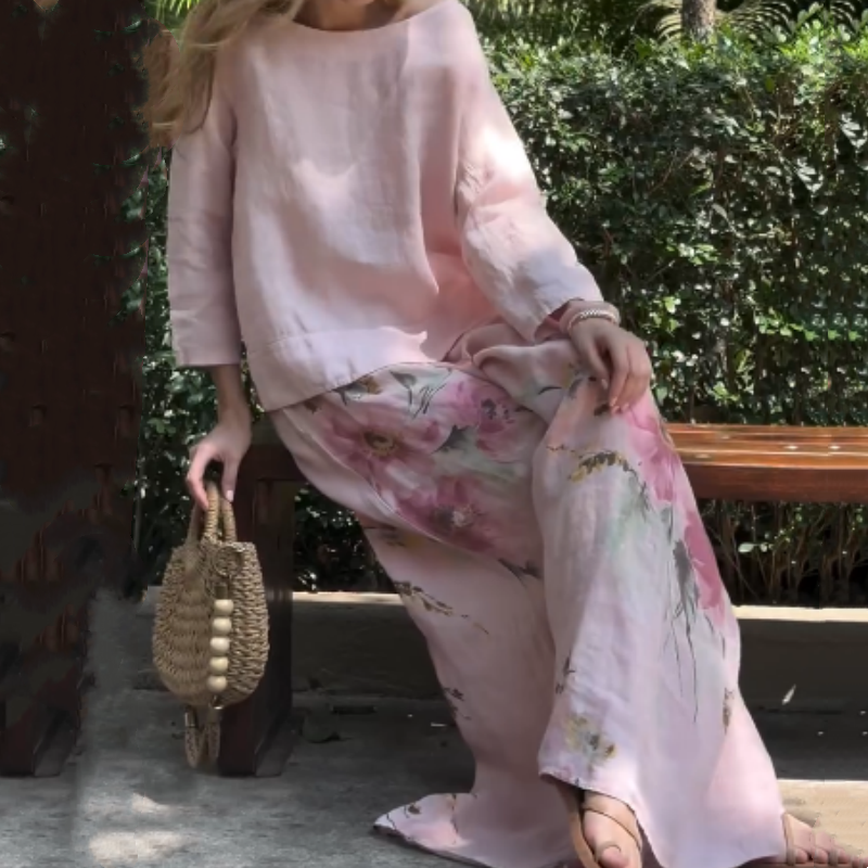 Liora | Zweiteiliges Set mit einfarbigem Oberteil und geblümter Hose