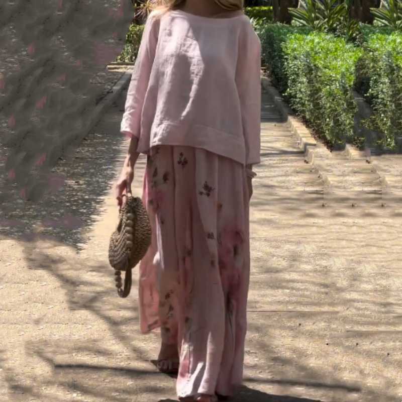 Liora | Zweiteiliges Set mit einfarbigem Oberteil und geblümter Hose