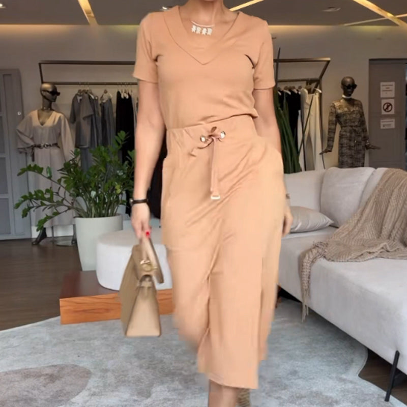 Linda | Damen-Set mit V-Ausschnitt-Top und Rock