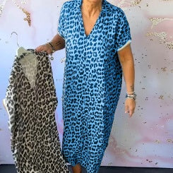 Remina | Damenkleid mit lockerer Passform und Panther-Ausschnitt