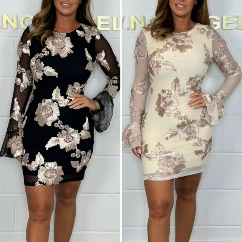 Sophie | Figurbetontes Kleid mit Blumenstickerei und Glockenärmeln