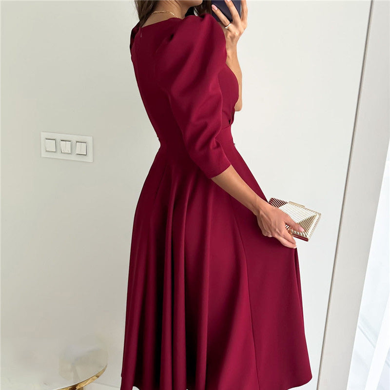 Marnie | Midikleid mit V-Ausschnitt und Taillenfalten für Damen