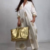 Christina | Lockeres Damen-Top mit V-Ausschnitt und bedruckte Hose mit weitem Bein