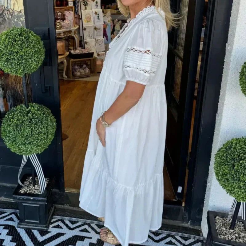 Scotty | Elegantes Damenkleid mit Rüschenärmeln und V-Ausschnitt