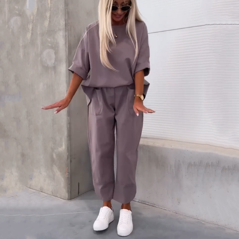 Eunice | Lässiges, einfarbiges, kurzärmliges Oberteil und Hose, zweiteiliges Set für Damen