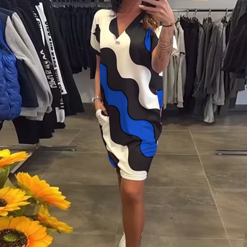 Stone | Damenkleid mit V-Ausschnitt und kurzen Ärmeln