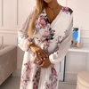 April | Weißes Damenkleid mit V-Ausschnitt und Gürtel