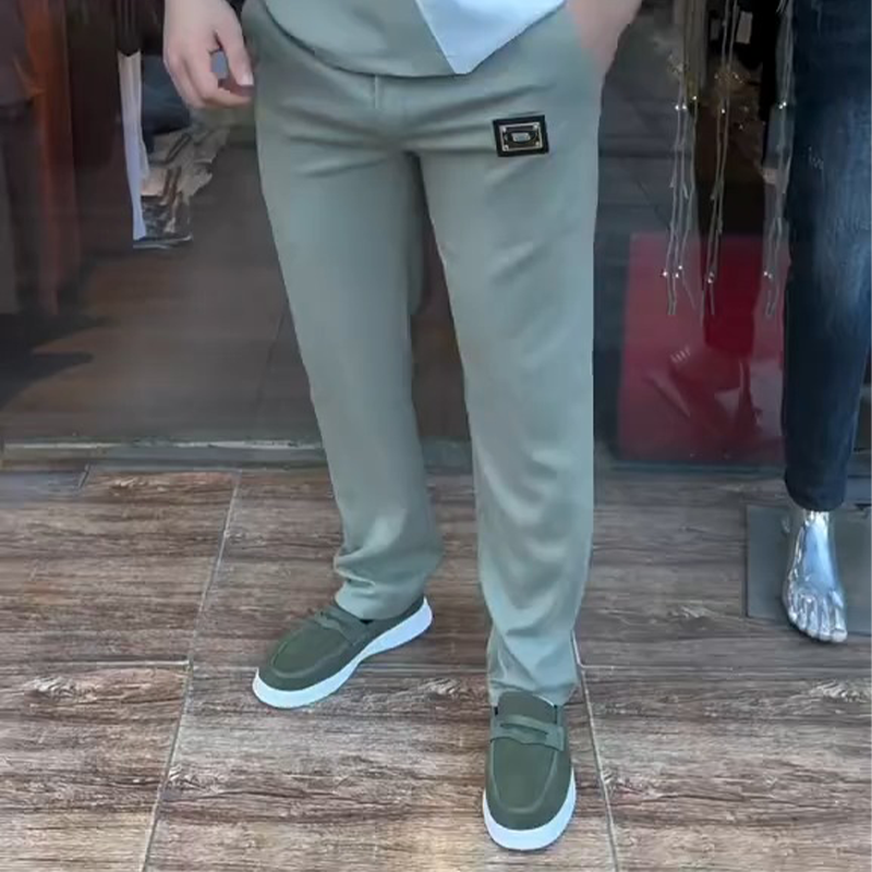 Veronica | Lässiges Set mit Rundhalstop und Hose für Herren