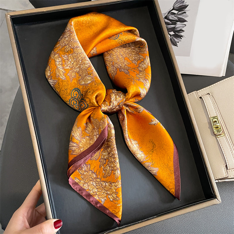 Lara | Seidenschal Foulard Seide - Elegantes Winteroutfit für Frauen